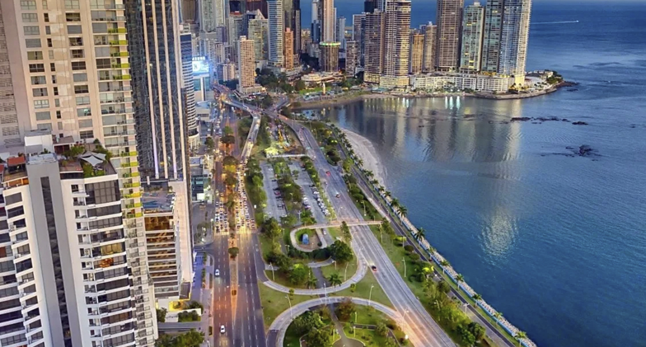 Slider 1300x700_0001_panama